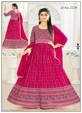 Latest Women’s Long Kurtis – Affordable Designs for Special Occasions | Ajmera Fashion Manufacturers, Suppliers in Surat